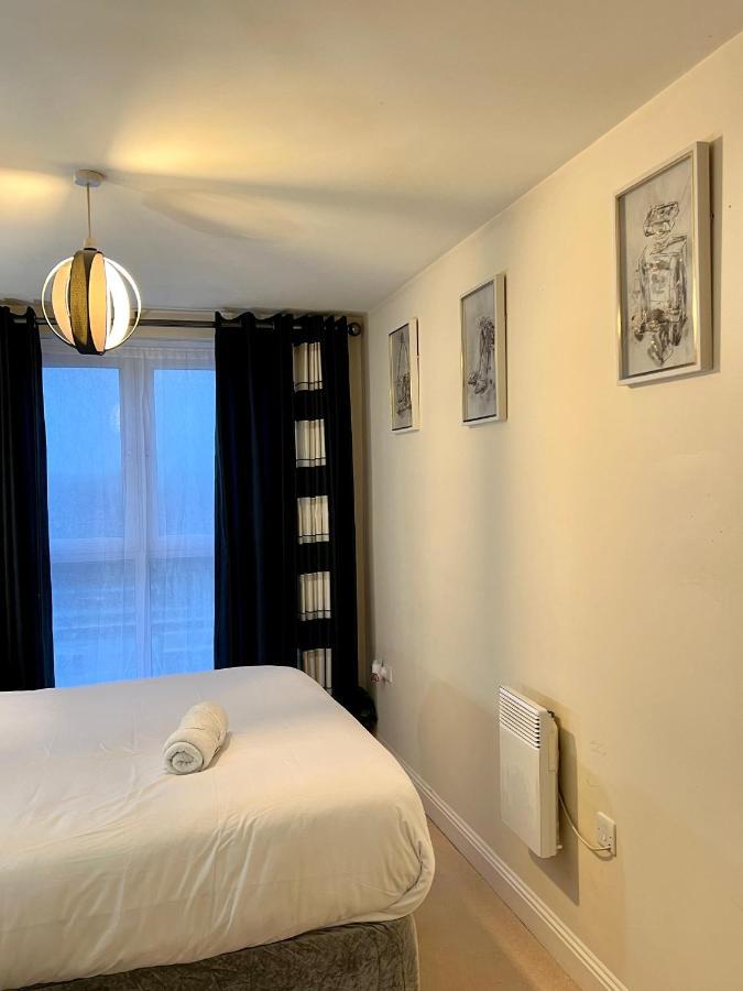 Radiant2 Bedroom Apartment In The Heart Of Harlow Town المظهر الخارجي الصورة