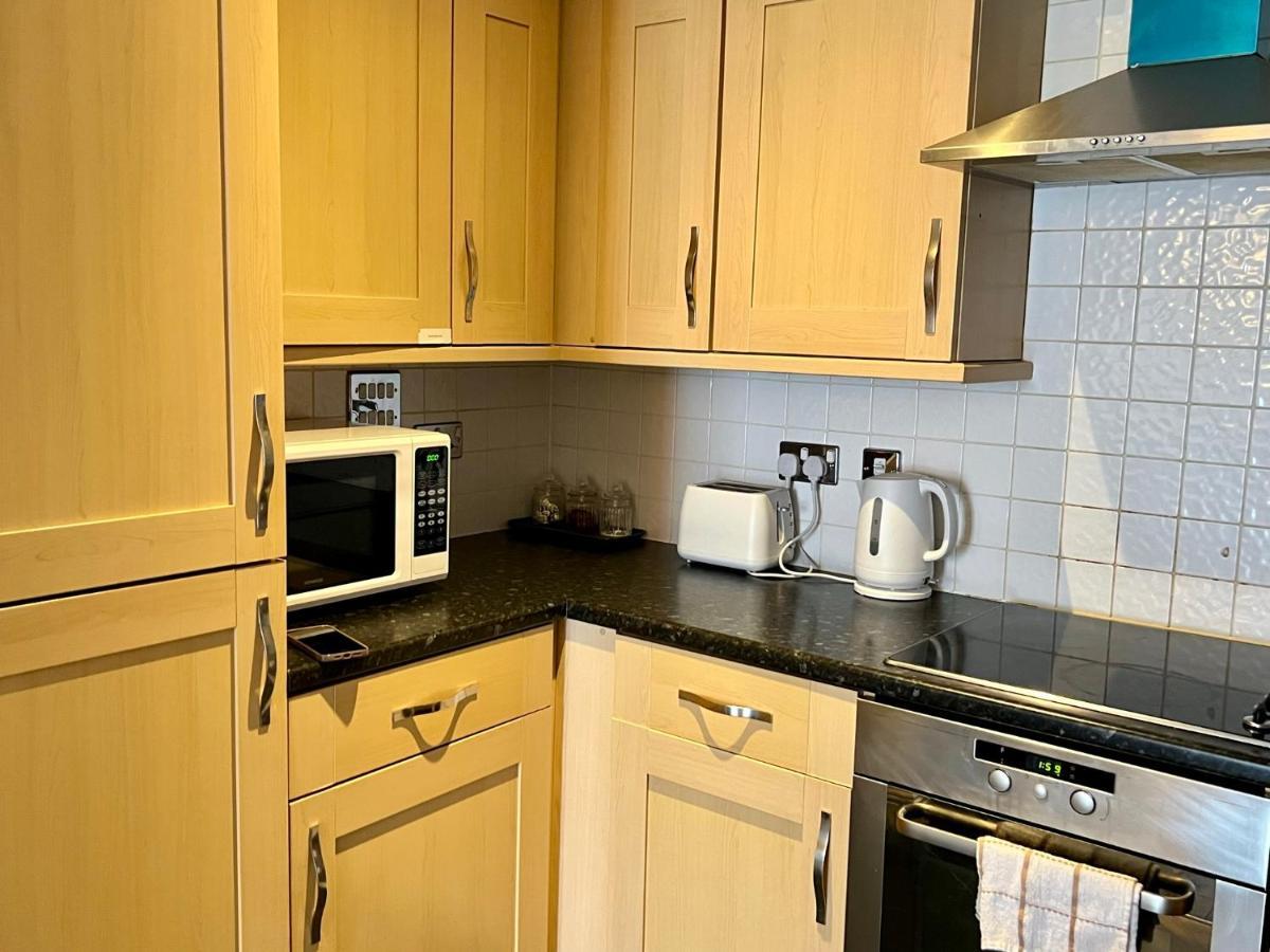 Radiant2 Bedroom Apartment In The Heart Of Harlow Town المظهر الخارجي الصورة